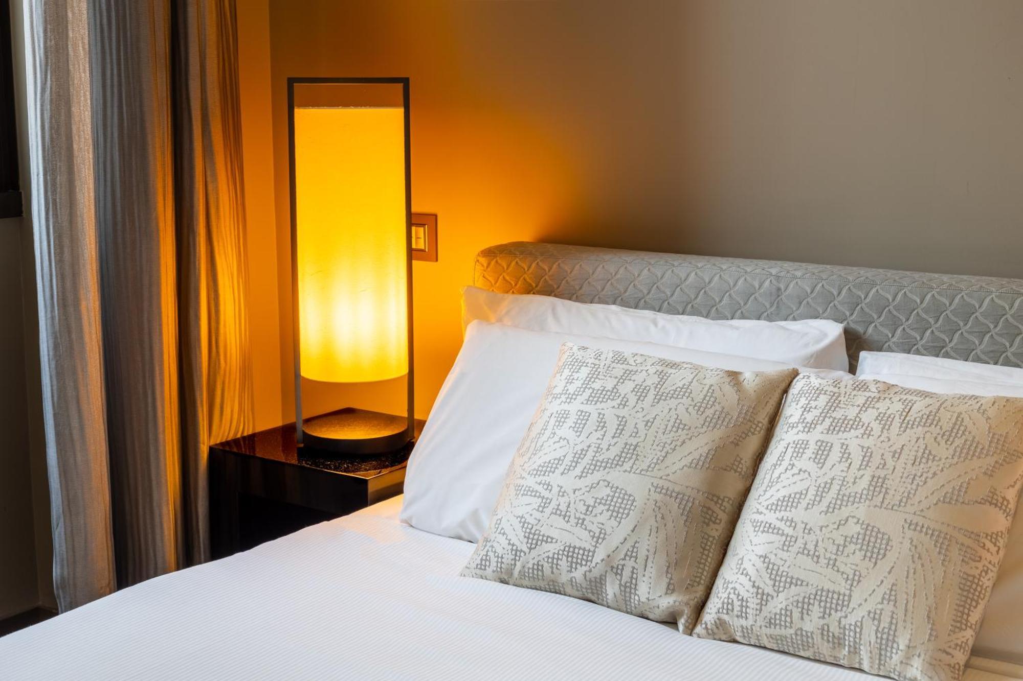 Nj Hotels & Apartments San Pietro All'Orto 6 Милан Экстерьер фото